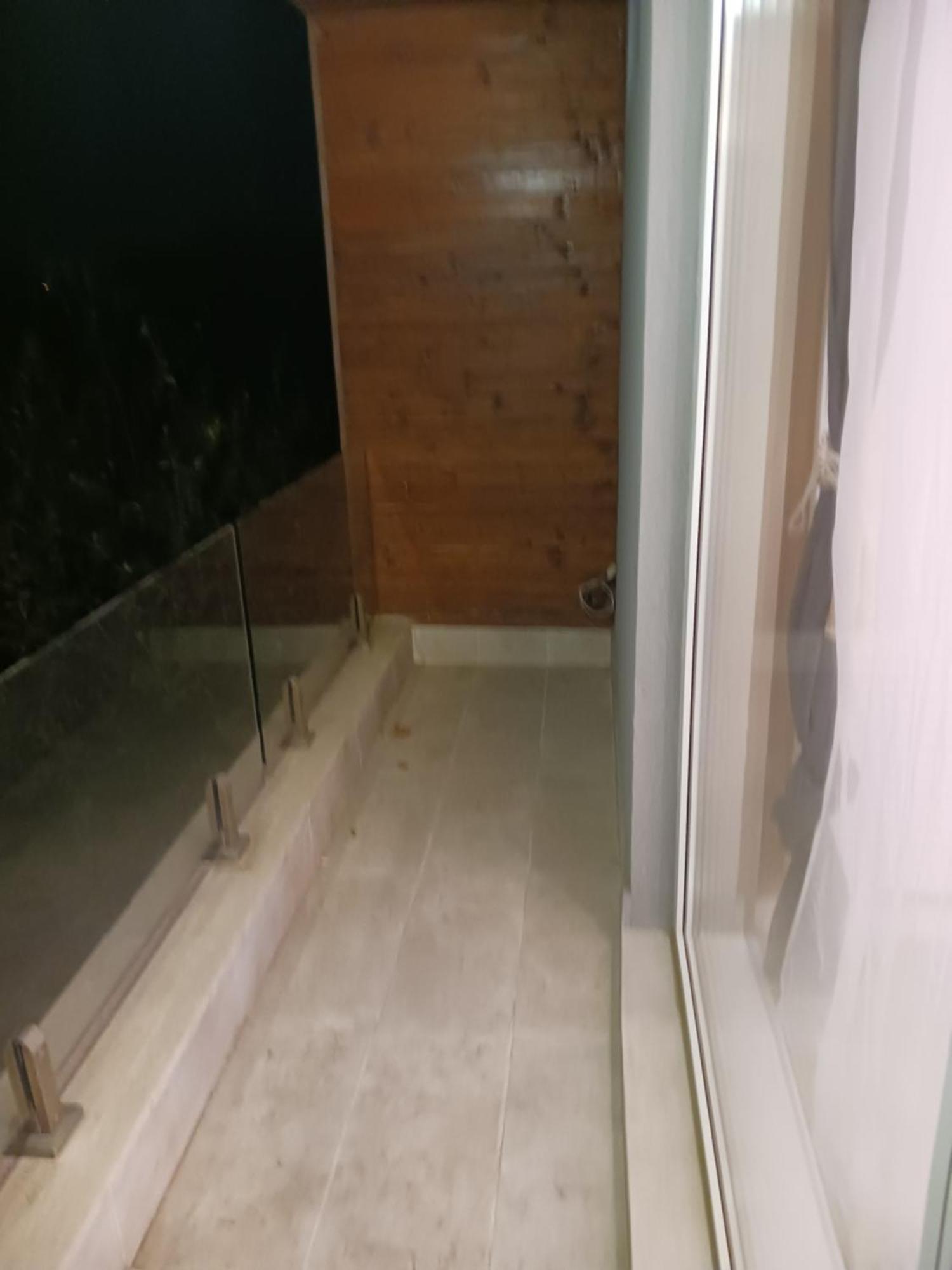 Myky Mouse Nu Primesc Santieristi Si Petrecareti Bucareste Exterior foto