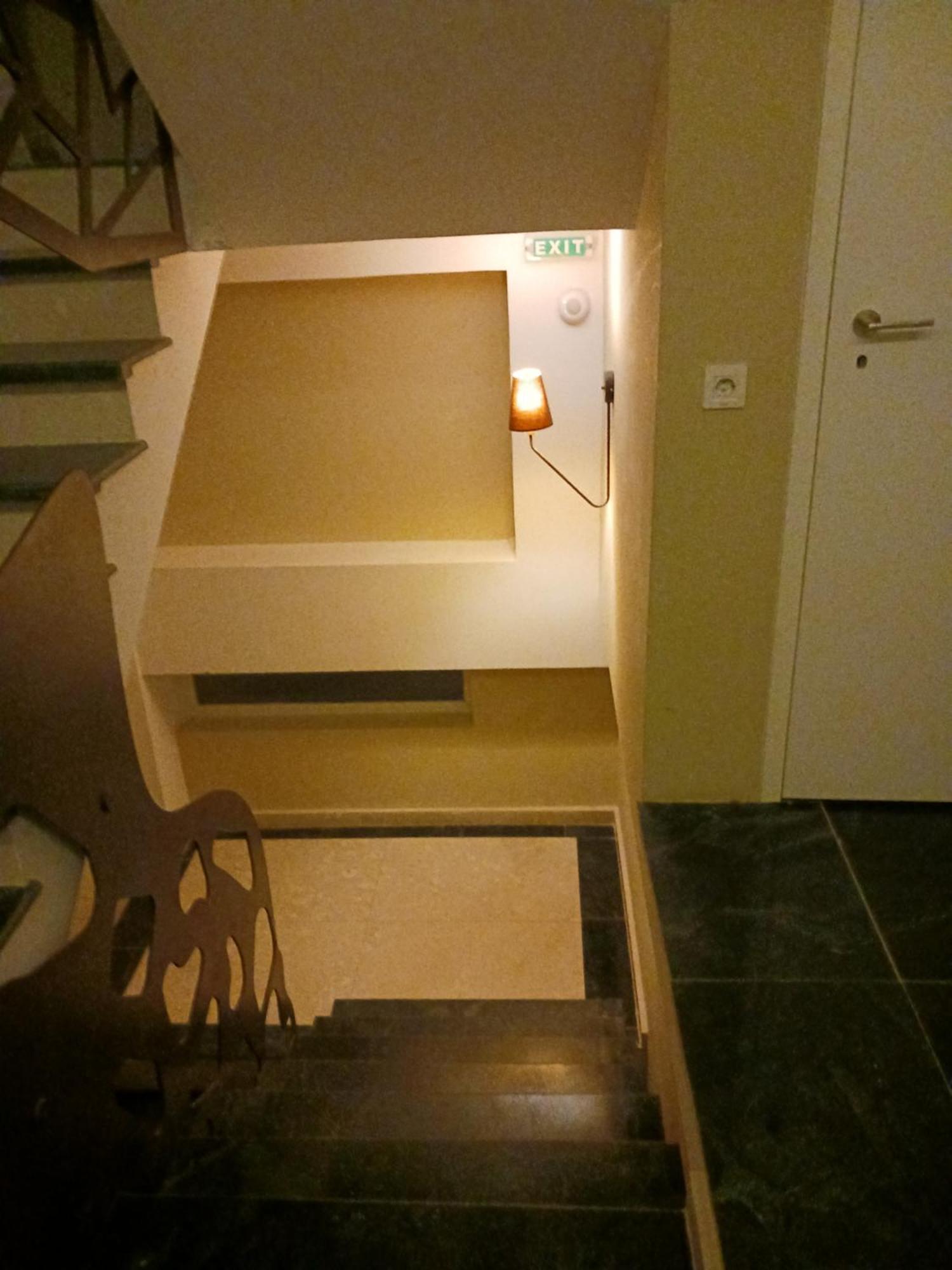 Myky Mouse Nu Primesc Santieristi Si Petrecareti Bucareste Exterior foto